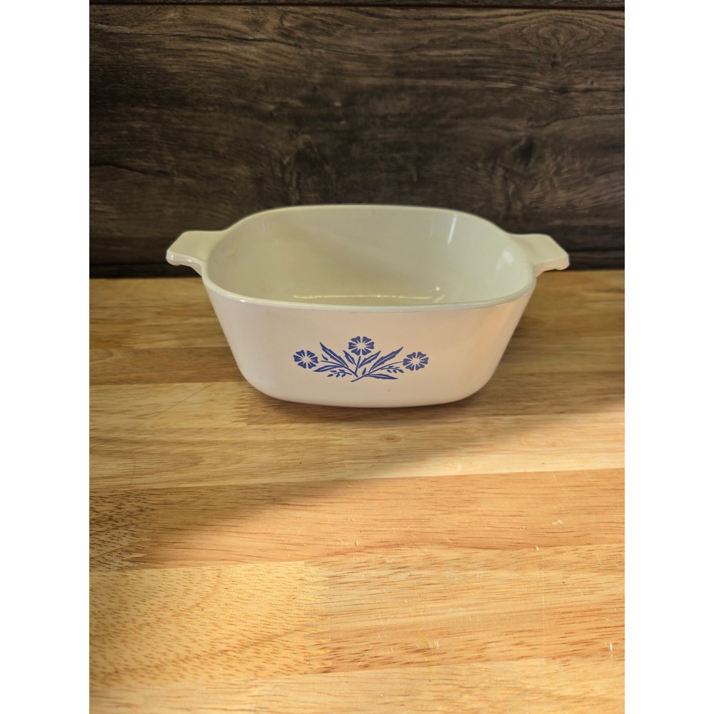 Corning Ware Blue Cornflower 1.5 Qt Casserole Dish P-1 1/2-B Vintage Pyroceram